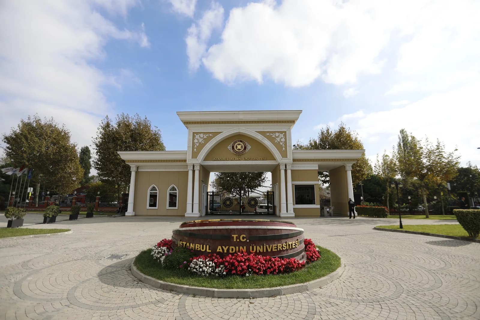 İstanbul Aydın Üniversitesi